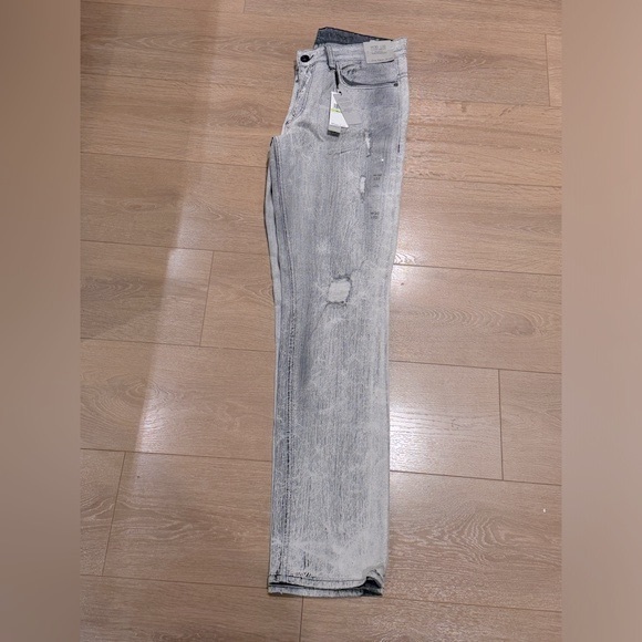 Calvin Klein Jeans in light faded wash - Picture 4 of 6